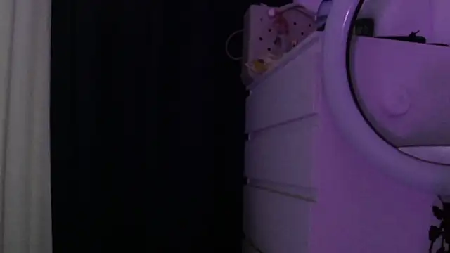 Snapshot of LucyRayy chatting on 02/12/26, 08:04 LucyRayy online show from 02/12/26, 08:04