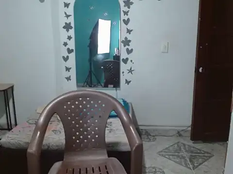 Andreaebony online show from 12/17/25, 12:44