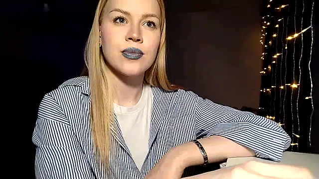 LunaPeony online show from 03/14/26, 10:48