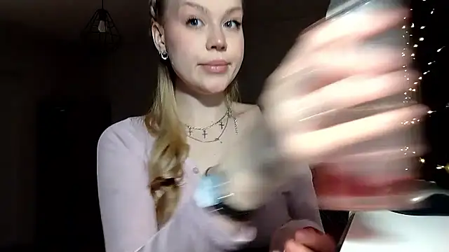 LunaPeony online show from 04/07/26, 06:30