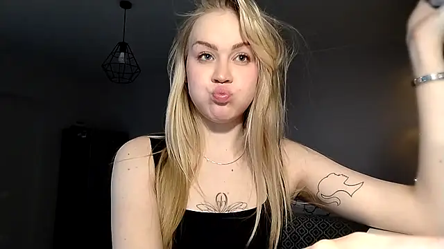 LunaPeony online show from 04/09/26, 07:41