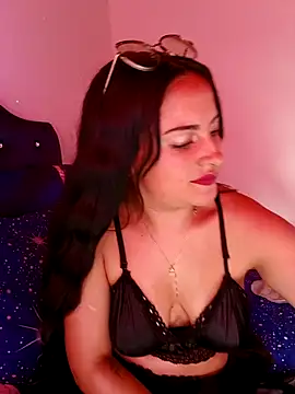 MisNicol online show from 12/03/25, 08:18