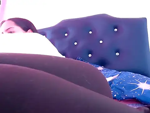 Snapshot of MisNicol chatting on 04/08/26, 02:50 MisNicol online show from 04/08/26, 02:50