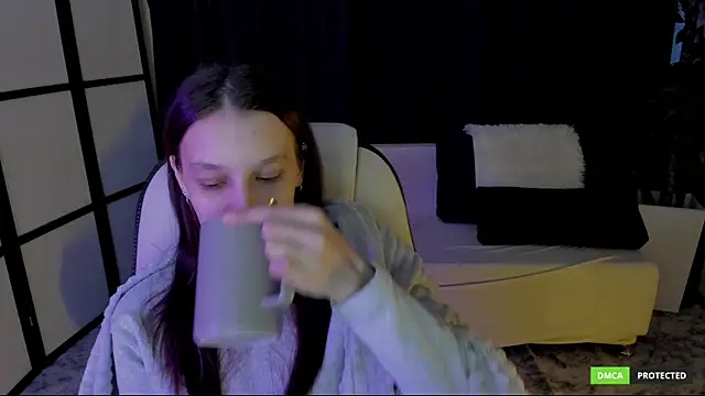 Snapshot of KrisDoeil chatting on 12/15/25, 03:11 KrisDoeil online show from 12/15/25, 03:11