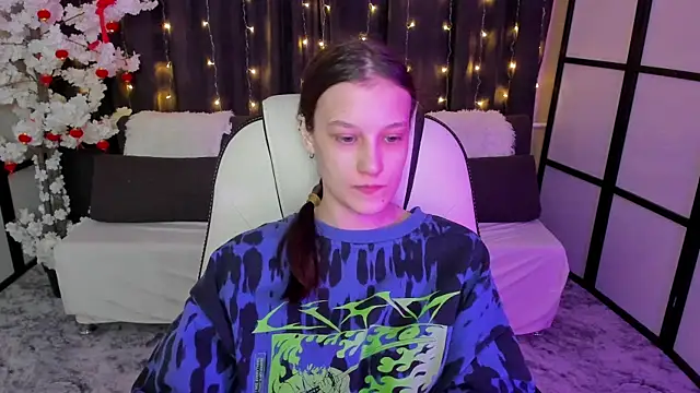 Snapshot of KrisDoeil chatting on 01/14/26, 02:17 KrisDoeil online show from 01/14/26, 02:17