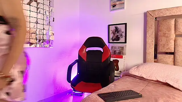 ElenaLauren online show from 04/01/26, 03:20