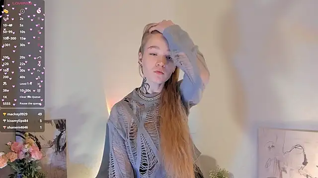 Snapshot of MaireLanda chatting on 12/21/25, 04:08 MaireLanda online show from 12/21/25, 04:08