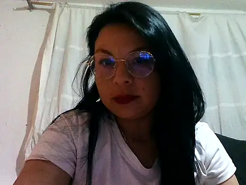 Snapshot of antonella-3433 chatting on 12/02/25, 05:35 antonella-3433 online show from 12/02/25, 05:35