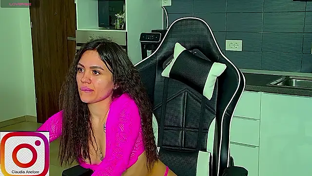 Snapshot of SiennaLuxexx chatting on 02/09/26, 02:10 SiennaLuxexx online show from 02/09/26, 02:10