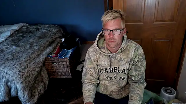 Snapshot of SpunRedneck chatting on 05/24/26, 12:48 SpunRedneck online show from 05/24/26, 12:48