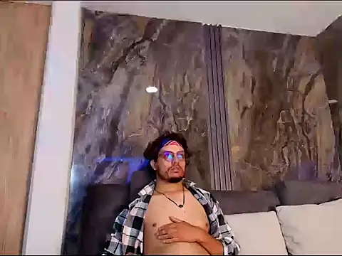 EnzoDarkwood online show from 12/02/25, 01:39