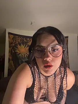 Snapshot of Nicolle_Ruizz chatting on 06/13/26, 08:01 Nicolle Ruizz online show from 06/13/26, 08:01