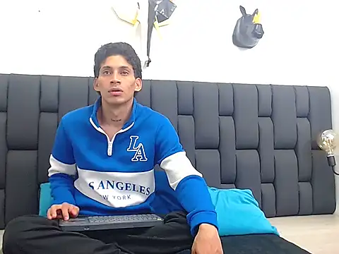 Snapshot of manus_rios69 chatting on 12/15/25, 12:31 manus rios69 online show from 12/15/25, 12:31