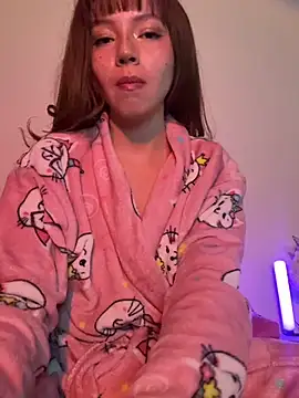 Snapshot of valery_blossom chatting on 12/02/25, 01:33 valery blossom online show from 12/02/25, 01:33