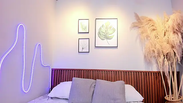 MIAROGGERSS online show from 03/20/26, 03:55