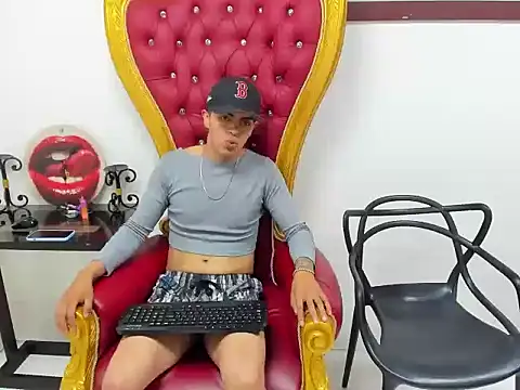 Snapshot of jason_gray69 chatting on 12/02/25, 02:01 jason gray69 online show from 12/02/25, 02:01