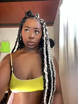 Cynthia es online show from 04/13/26, 03:06