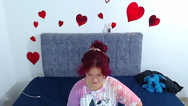 Snapshot of hottie_couplee chatting on 06/11/26, 11:47 hottie couplee online show from 06/11/26, 11:47