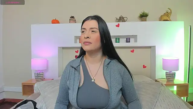 Snapshot of AnikaRomanoff_ chatting on 05/20/26, 11:38 AnikaRomanoff online show from 05/20/26, 11:38