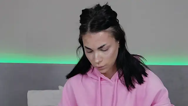 RachaelMils online show from 12/16/25, 03:44