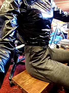 laaralatexxa BDSM online show from 08/07/26, 10:39
