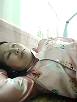 Lili-123k online show from 04/16/26, 08:48