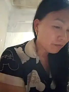 Lili-123k online show from 05/23/26, 04:11