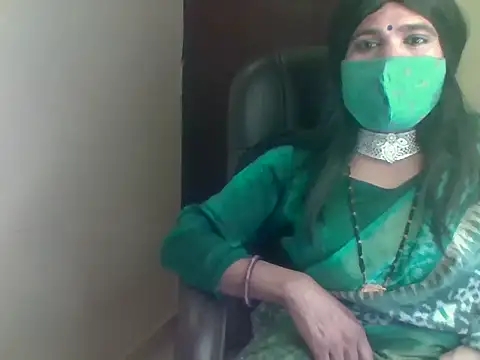 Snapshot of Lovely_Ladyboy_star chatting on 03/01/26, 06:26 Lovely Ladyboy star online show from 03/01/26, 06:26