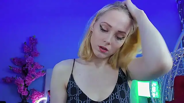 Gina Gina love online show from 02/04/26, 06:19