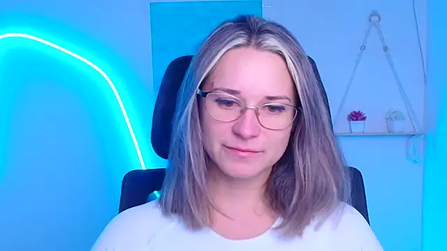 Melodie Aster online show from 01/12/26, 12:21