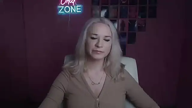Snapshot of Melodie_Aster chatting on 07/06/26, 05:26 Melodie Aster online show from 07/06/26, 05:26