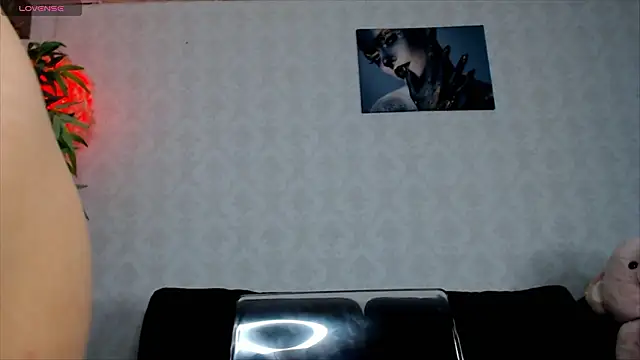 SilviaVanda online show from 02/19/26, 07:15