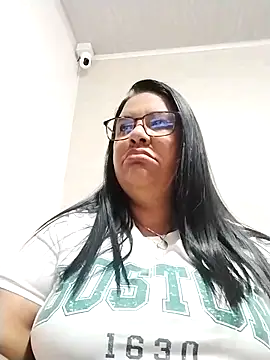 Snapshot of Carameloswing1 chatting on 12/04/25, 12:47 Carameloswing1 online show from 12/04/25, 12:47