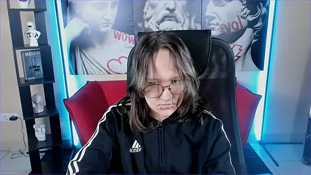 Sylvia Reed online show from 12/14/25, 07:36