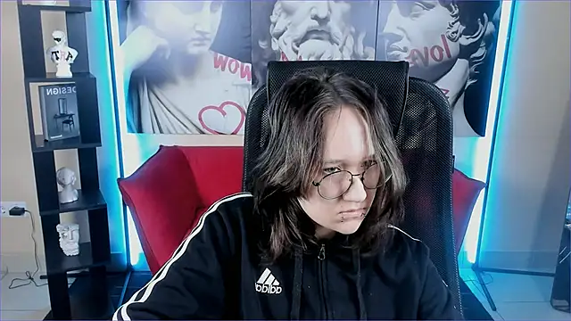 Sylvia Reed online show from 12/15/25, 07:01