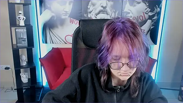 Sylvia Reed online show from 12/18/25, 07:03