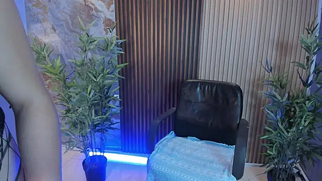 TiffanyHoustton online show from 01/08/26, 11:56