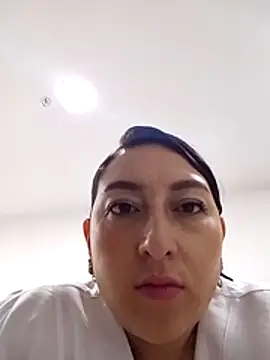 Valeria montana  online show from 01/13/26, 11:37