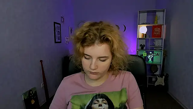 Snapshot of lolli_popsi chatting on 12/19/25, 04:25 lolli popsi online show from 12/19/25, 04:25