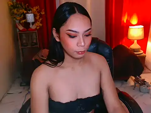 Snapshot of kylieEmparado chatting on 05/17/26, 12:41 kylieEmparado online show from 05/17/26, 12:41