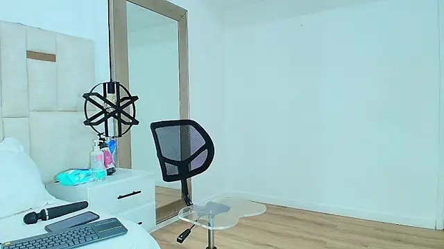 Sara BigAss- online show from 05/21/26, 07:32