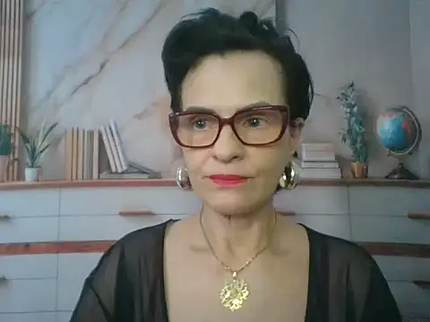 Luna-Hot0802 online show from 12/20/25, 12:45