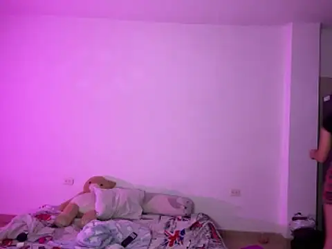 Anne Wyntheris online show from 12/19/25, 01:56