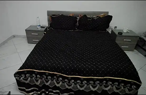 Snapshot of perlaa777 chatting on 12/22/25, 10:29 perlaa777 online show from 12/22/25, 10:29