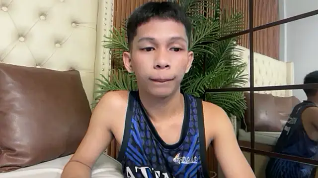 Snapshot of TheBoyAboveYou chatting on 08/04/26, 04:42 TheBoyAboveYou online show from 08/04/26, 04:42