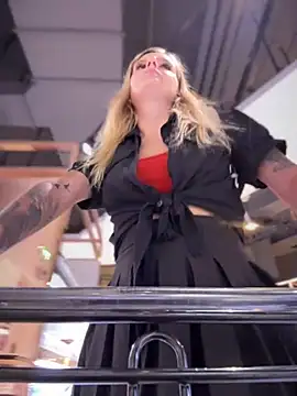 Snapshot of Betsy chatting on 01/19/25, 02:17 Betsy online show from 01/19/25, 02:17