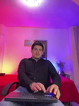 williamsmiiths16 online show from 04/06/26, 11:44