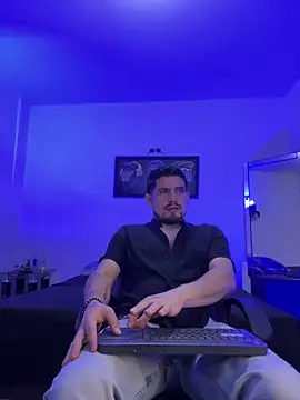 williamsmiiths16 online show from 06/02/26, 12:12