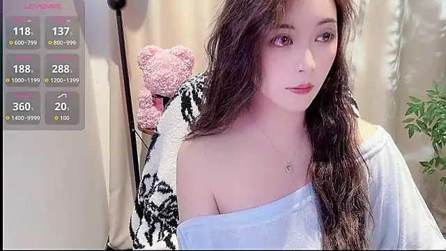 Snapshot of Lyly-zz chatting on 03/25/26, 04:02 Lyly-zz online show from 03/25/26, 04:02