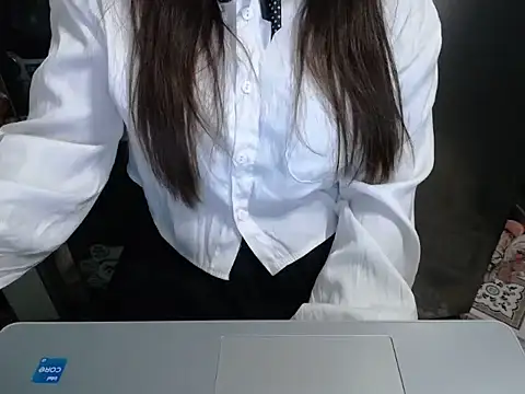 Snapshot of maian_love chatting on 04/30/26, 08:57 maian love online show from 04/30/26, 08:57